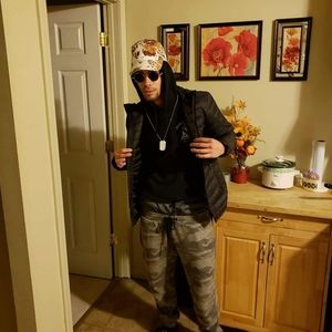 Meet your Posher, Dwayne